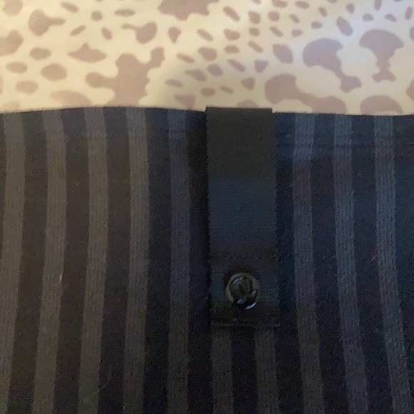 Lululemon reversible infinity scarf. Black & grey. - Picture 5 of 8